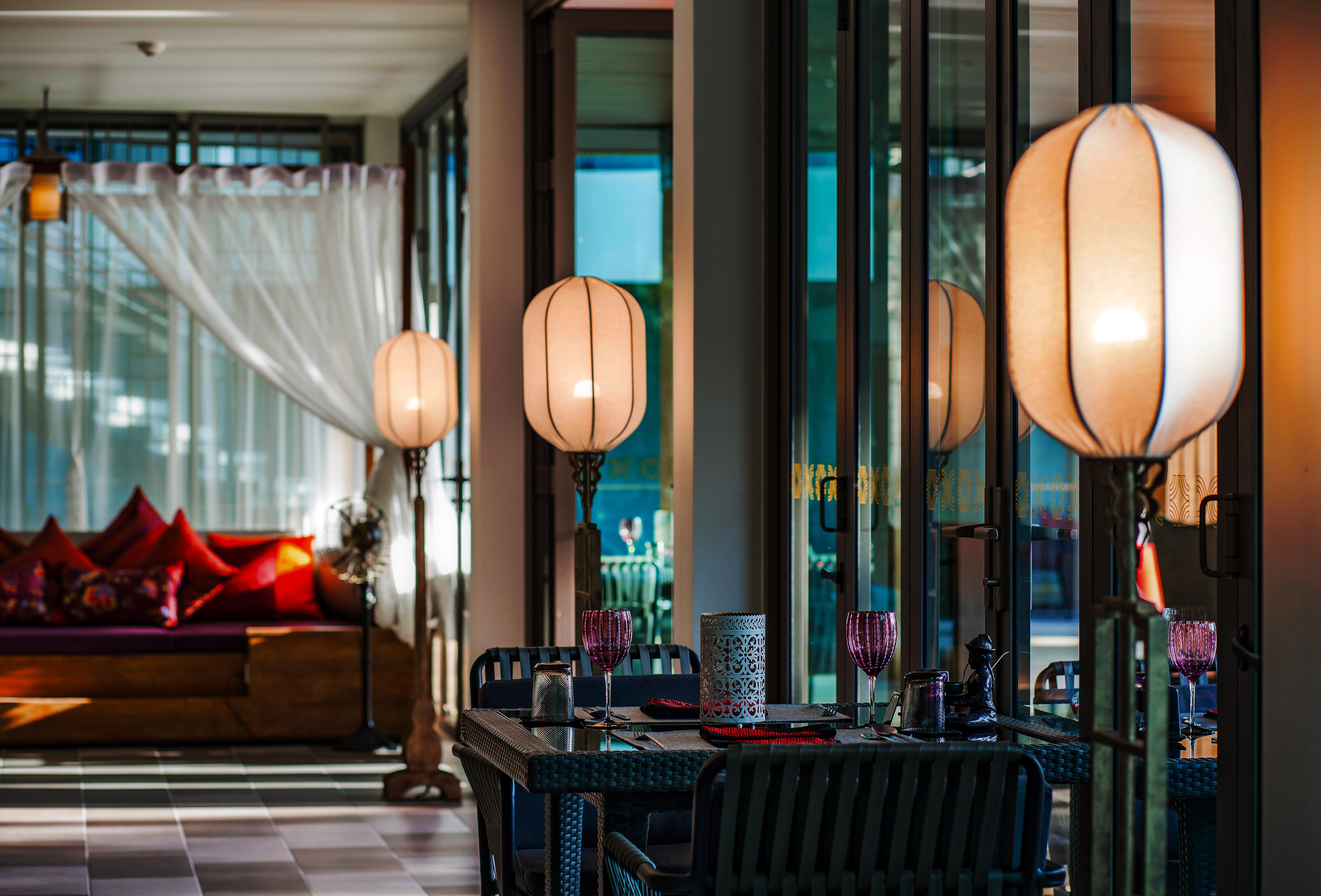 Fusion Suites Phuket Patong Esterno foto The interior of the restaurant