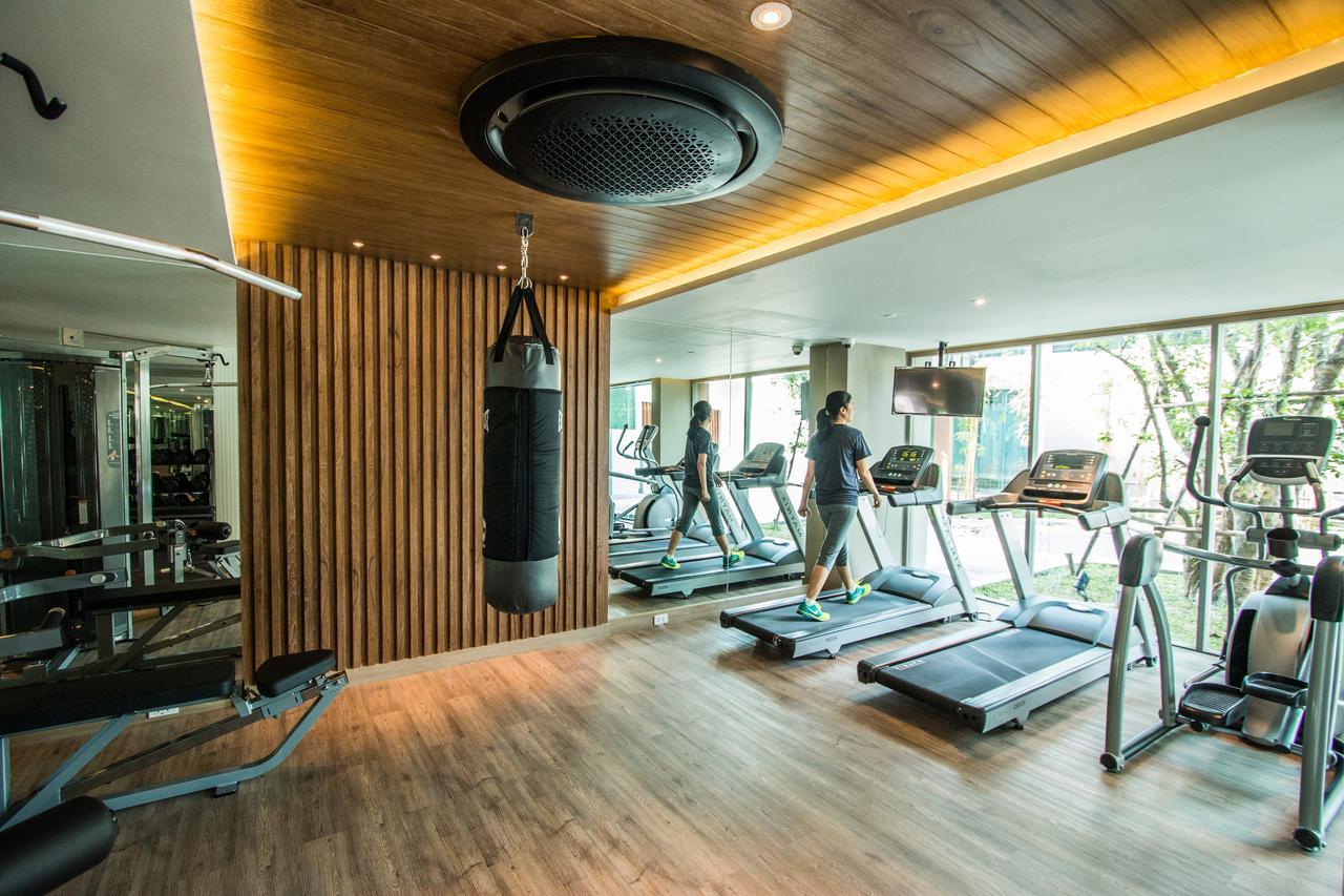 Fusion Suites Phuket Patong Esterno foto The gym at the hotel