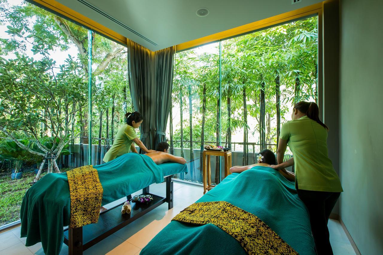 Fusion Suites Phuket Patong Esterno foto Thai massage