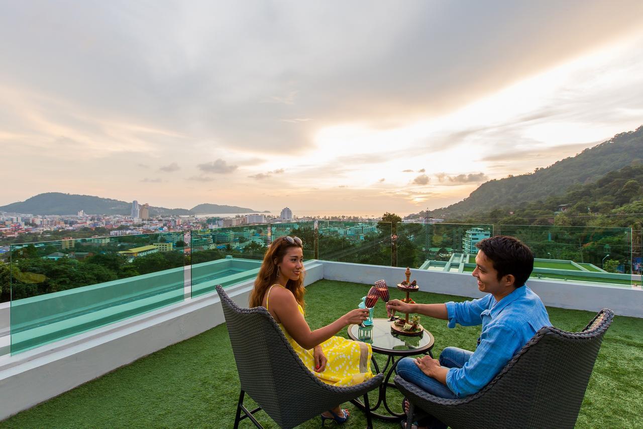 Fusion Suites Phuket Patong Esterno foto Sky Bar