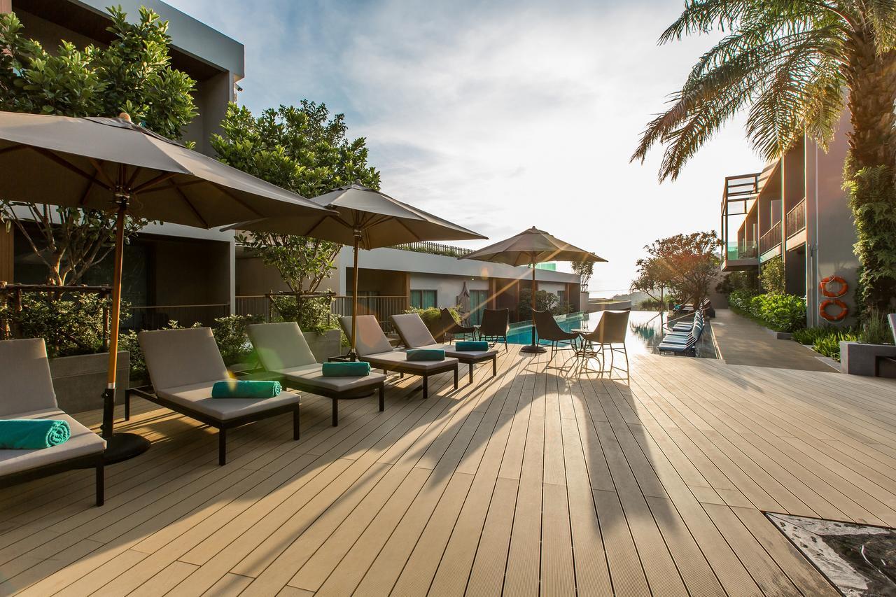 Fusion Suites Phuket Patong Esterno foto The Deck