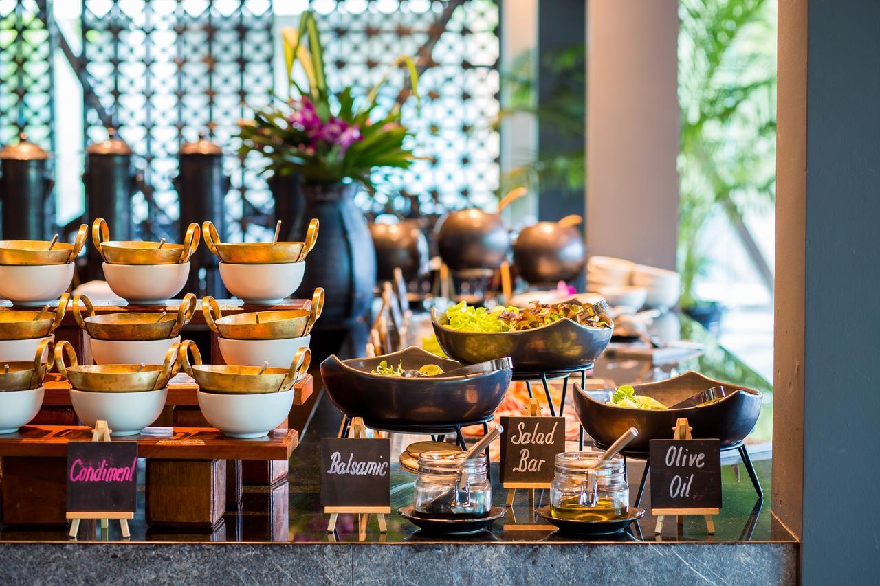 Fusion Suites Phuket Patong Esterno foto A salad bar
