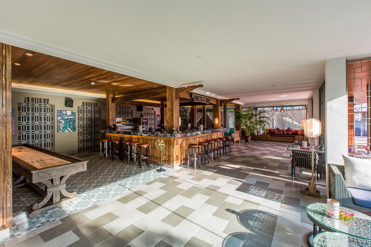 Fusion Suites Phuket Patong Esterno foto The lobby of the hotel